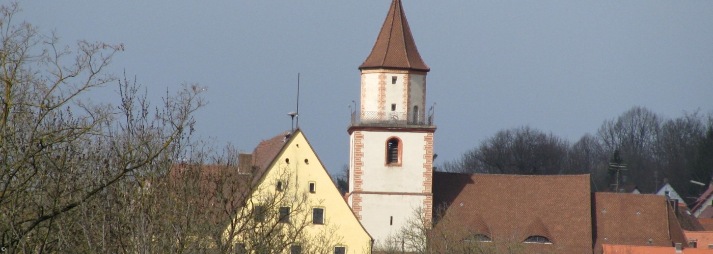 Kirche vom Tal aus