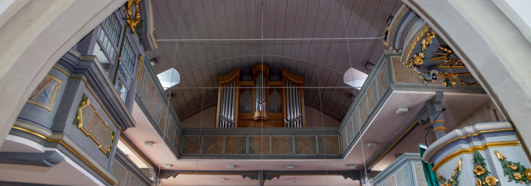Empore und Orgel