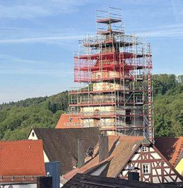Kirchturm eingerüstet 1