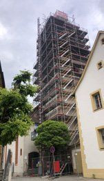 Kirchturm eingerüstet 2